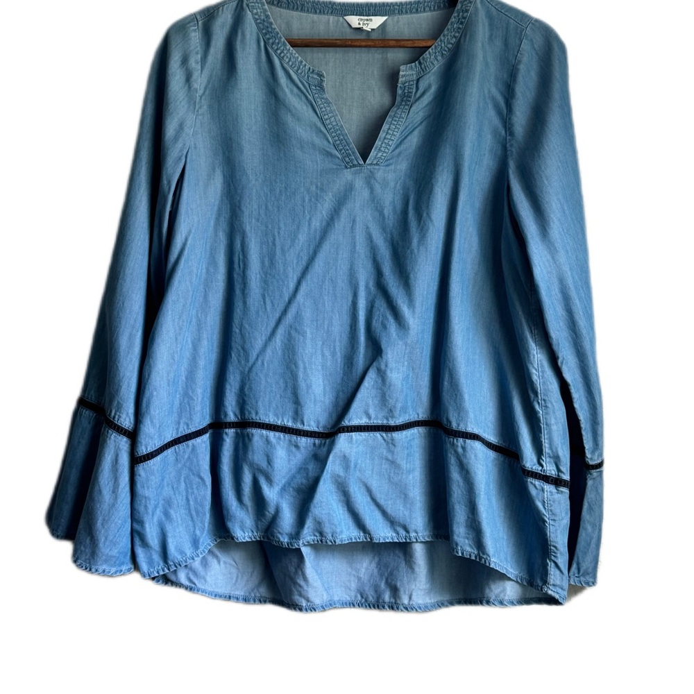 Chambray bell sleeve tunic size medium